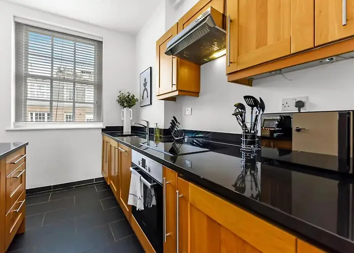 1 Bed Apartment- Mayfair 6