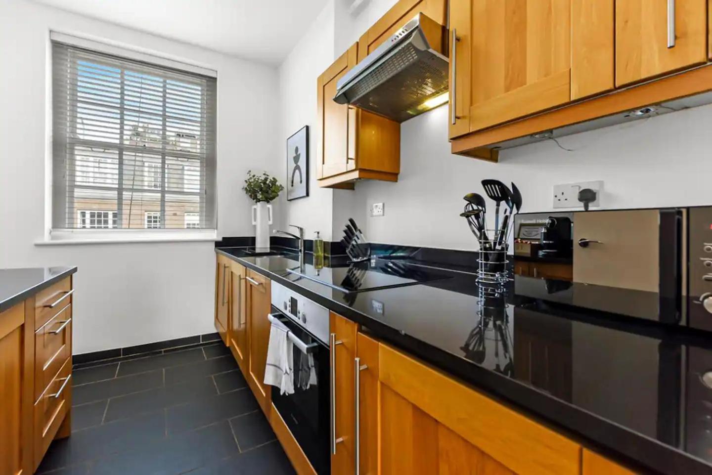 Apartment 1 Bed Apartment- Mayfair 6 London